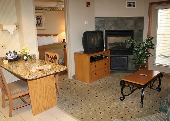 Homewood - Airport 3*