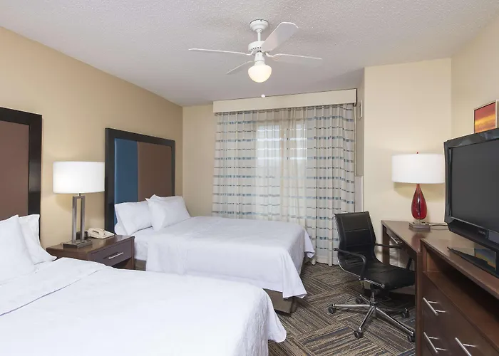 Hotel Homewood - Airport 3*