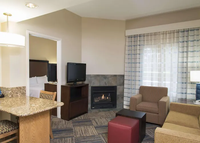 Homewood - Airport Hotel 3*