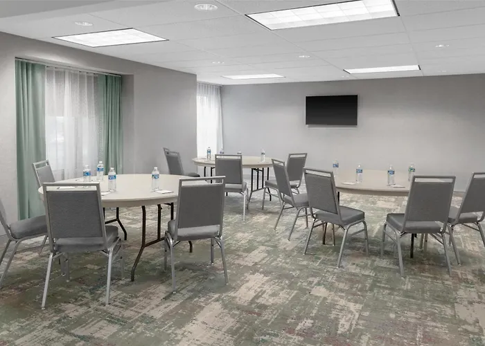Homewood - Airport Hotel