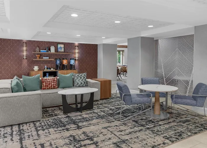 Homewood - Airport Hotel 3*