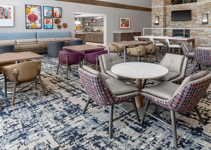 Hotel Homewood - Airport 3*