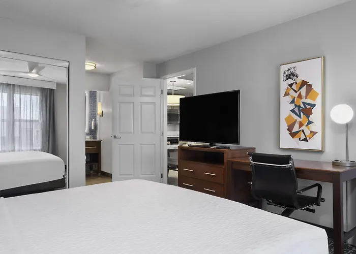 Homewood - Airport Hotel 3*