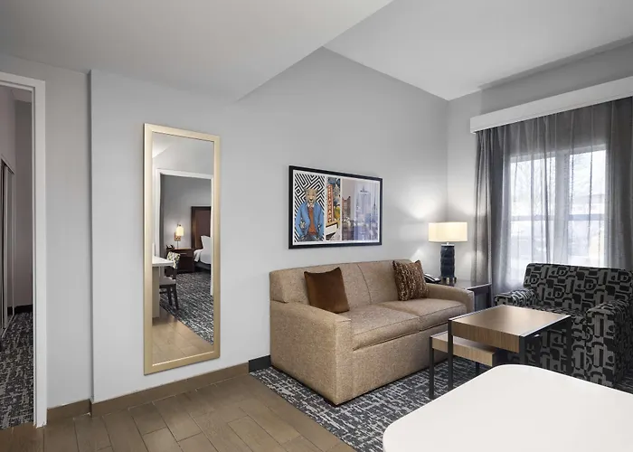Homewood - Airport Hotel 3*