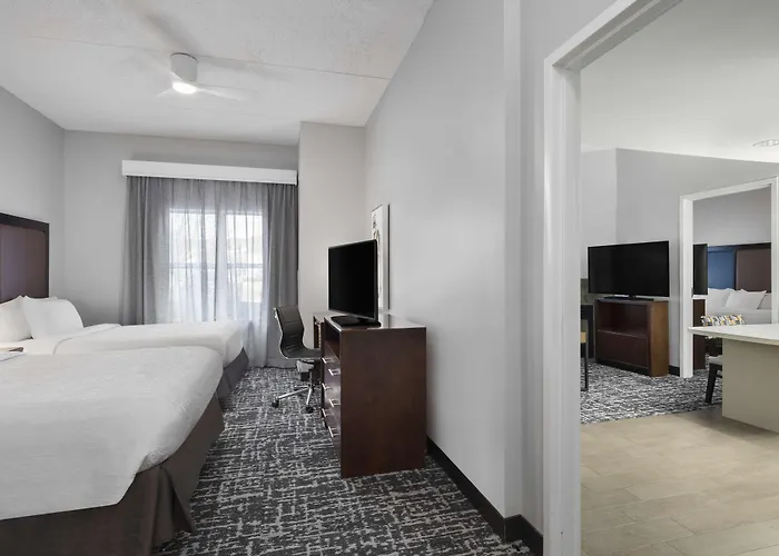 Hotel Homewood - Airport 3*