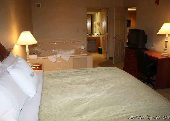 Hotel Homewood - Airport 3*