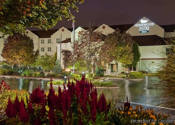 Hotel Homewood - Airport 3*
